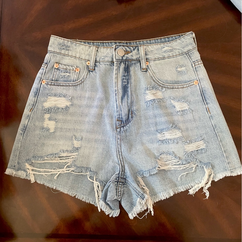 Signature 8 Jean shorts